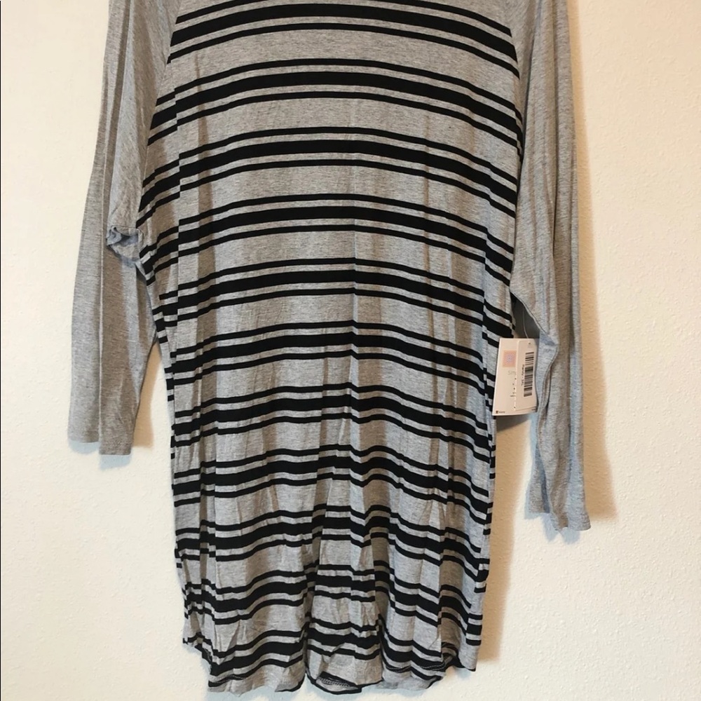 Lularoe Randy tee - Picture 5 of 5